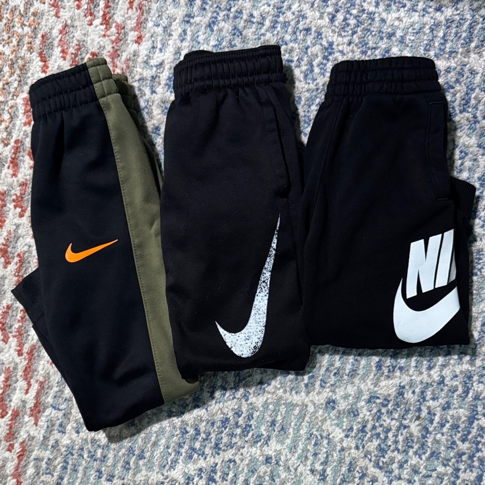 Nike Boy Size 4 Black and Olive Jogger Trio